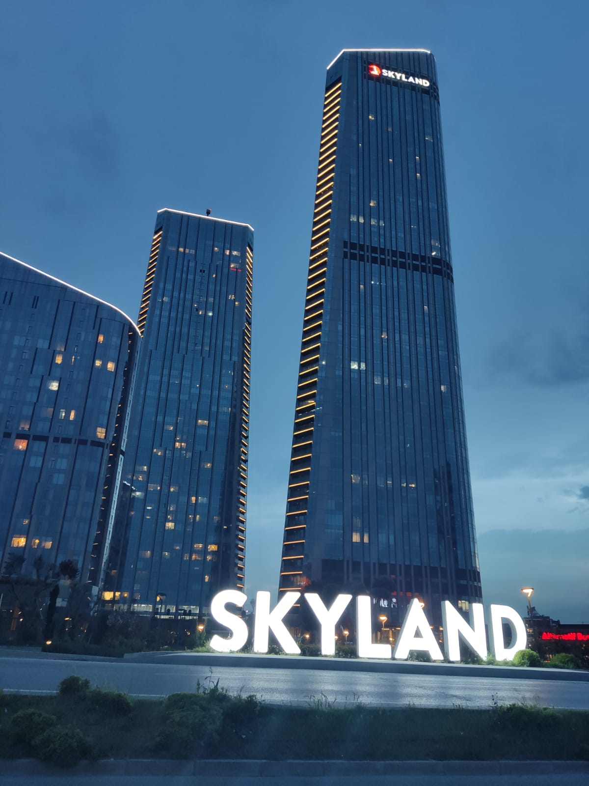 Fully Furnished Office in Levent 135 m2 | Skyland Istanbul